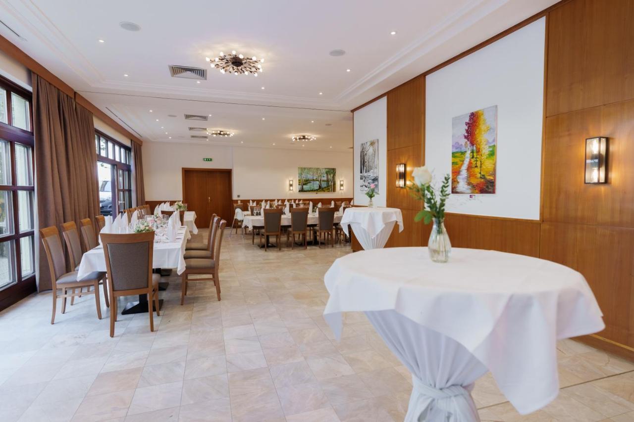 Gasthof-Restaurant Kollar Goebl ดอยช์แลนด์แบร์ก ภายนอก รูปภาพ
